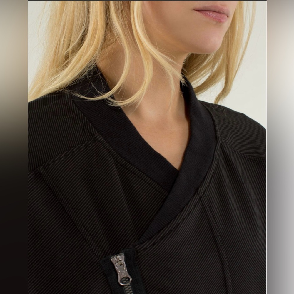 Lululemon Mula Bundle Wrap Black Jacket Yoga Wear Light Coat Cardigan size 8 - Picture 4 of 16